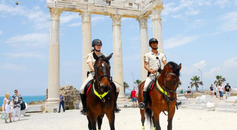 Turistlerin Güvenliğini Atlı Timler Sağlayacak