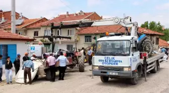 Afyonkarahisar'da Trafik Kazası: 6 Yaralı