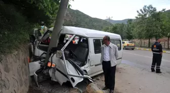 Gümüşhane'de Üniversite Öğrencileri Sınav Dönüşü Kaza Yaptı: 2 Yaralı