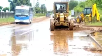 Rize'de Su Borusu Patladı, Yollar Balçıkla Kaplandı