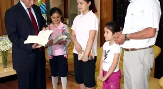 Burhaniye'nin Küçük Şairleri Şiir Kitabı Çıkarttı