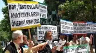 İzmit'te Eşcinsel Evlilikleri Protesto Gösterisi