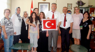 Belediye Başkanı Kayacık'a Bayraklı Teşekkür