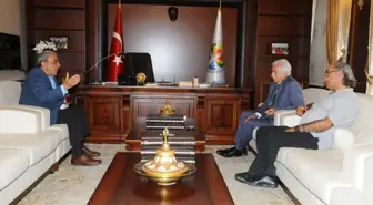 Ali Özgentürk'ten Aldırmaz'a Kutlama