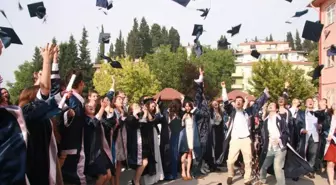Karamürsel Anadolu Lisesi'nde Mezuniyet Coşkusu