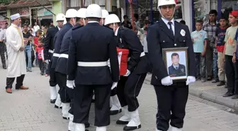 Şehit Polis Memuru Toprağa Verildi