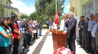 Arapgir Kültür Derneği'den Okul Birincilerine Bilgisayar