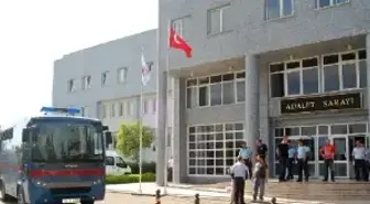 Ekmekteki Tükrüklerinden Yakalanan Cinayet Sanıkları Birbirini Suçladı