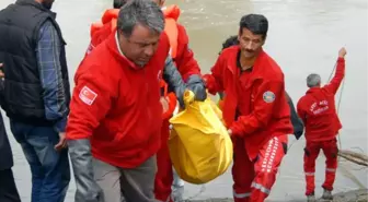 Karasu Nehri'nde Anneden Sonra Oğlunun da Cesedi Bulundu