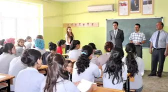 Kaymakam Aygöl Öğrencilere Karnelerini Verdi