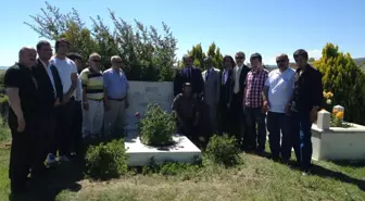 BBP Genel Başkanı Mustafa Destici Gün Sazak'ın Mezarını Ziyaret Etti