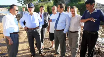 Başkan Kerpe'yi Elleriyle Temizledi