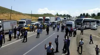 Adliyenin Kapatılmaması İçin E-80 Karayolunda Ulaşımı Kestiler