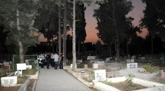 Adana Asri Mezarlığı'nda Molotof İmalatı