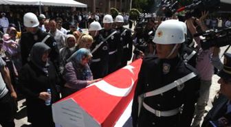 Şehit Polis İçin Emniyet Müdürlüğü'nde Tören Düzenlendi