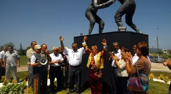 Pehlivan Heykeli Törenle Açıldı