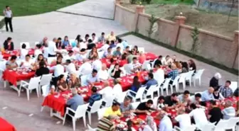 Demirtaş Sanatseverlerle Bir Araya Geldi