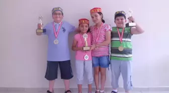 Menar Öğrencileri Madalyayla Döndü