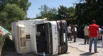 Naras Köprüsünde Kamyon Kazası: 4 Yaralı