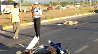 Yolcu Otobüsünün Çarpıp Sürüklediği Motosiklet Sürücüsü Feci Şekilde Can Verdi