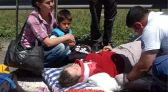 Düğüne Giden Minibüsün Lastikleri Patladı: 8 Yaralı