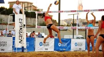 Bayanlar Plaj Voleybolu Turnuvası Başladı