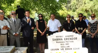 Coşkun Özarı, Mezarı Başında Anıldı