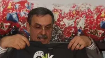 Milletvekilinden Belediye Başkanına 'Oğlum Bak Git' Tişörtüyle Tepki