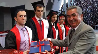 Gaziantep Üniversitesinde Mezuniyet Coşkusu