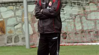 Cska Sofya Teknik Direktörü Mladenov: Komşu Ülkemiz Türkiye'de Olmaktan Dolayı Çok Mutluyuz