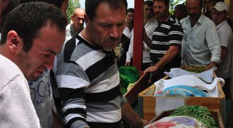 Gölette Boğulan Üç Genç Kız Yan Yana Toprağa Verildi
