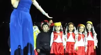 Burcu Güneş Zonguldak'ta Hayranlarını Coşturdu