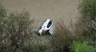 Otomobil Aras Nehri'ne Uçtu: 1 Ölü