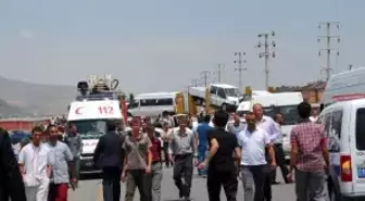 Tır ile Minibüs Çarpıştı: 1 Ölü, 5 Yaralı