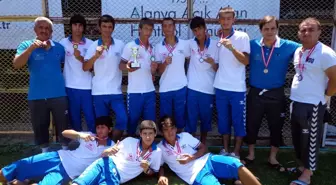 Yamanspor Hentbol Takımı Türkiye Şampiyonu Oldu