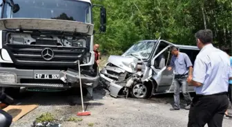 Nişan Alışverişine Giderken Kaza Yaptılar: 6 Yaralı