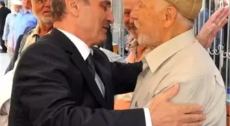 Bakan Bayraktar'dan Şehit Ailesine Ziyaret