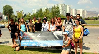 İzmir'de 'Büyük Atlama' Eylemi