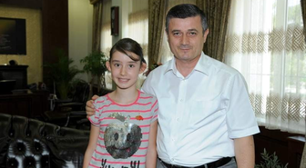Minik Çevreciye Validen Altınlı Tebrik
