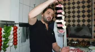 Onur Şan ile Kebap Ustası Arasında 'Tokat Kebabı' Polemiği