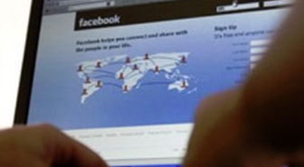 Facebook'a 'Tatildeyim' Demeyin!