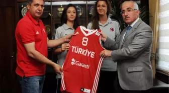 Vali Tuna, Bayan Basketçilerden Çanakkale Ruhu İstedi