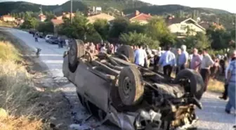 Tavşanlı'da Pikap ile Otomobil Çarpıştı: 1 Ölü, 11 Yaralı