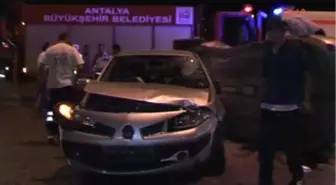 Genç Kızı Otomobilden İtfaiye Kurtardı