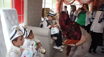 Hayırsever Vatandaştan Kimsesiz Çocuklara Sünnet Şöleni