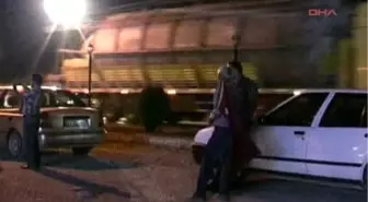 Yurdakul'un Katiline Sloganlı Karşılama