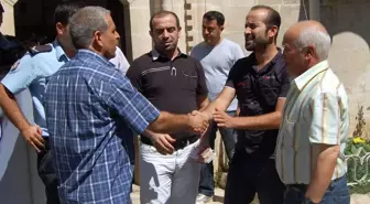 İşsiz Vatandaş, Bulduğu 15 Bin TL'yi Polis Ekiplerine Teslim Etti