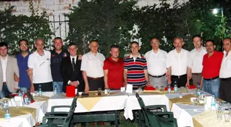 Karadenizliler Derneği'nden Tayini Çıkan Emniyet Mensuplarına Veda Yemeği