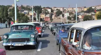 Nostaljik Köprüde Klasik Otomobillerin Protestosu