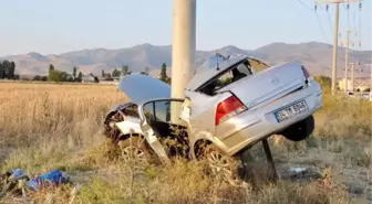 Takla Atan Otomobilin Sürücüsü Öldü, Kardeşi Yaralandı